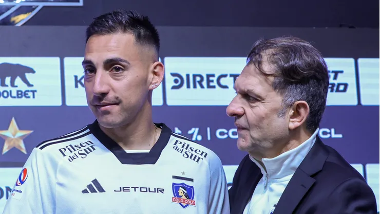 Javier Correa y Aníbal Mosa en la presentación del atacante argentino.