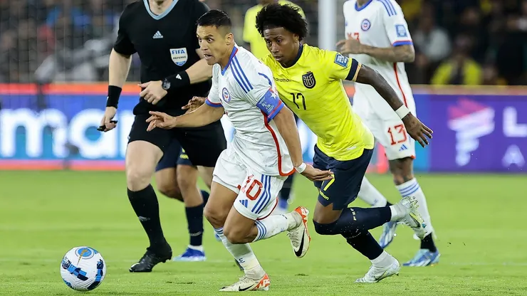 Alexis Sánchez en acción en las Eliminatorias.