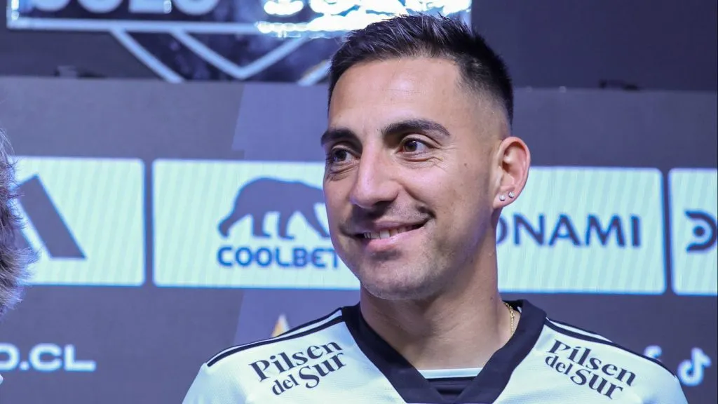 Javier Correa llegó a Colo Colo alabando a Matías Fernández. Foto: Photosport.