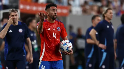 Mauricio Isla jugó los tres partidos de Chile en la Copa América 2024.