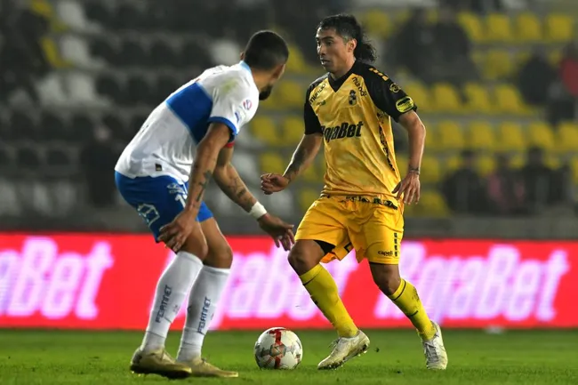 Luciano Cabral en acción por Coquimbo Unido. (Alejandro Pizarro Ubilla/Photosport).