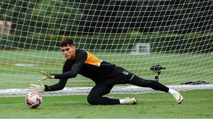 Vicente Reyes tiene nuevo club en el ascenso del fútbol inglés.