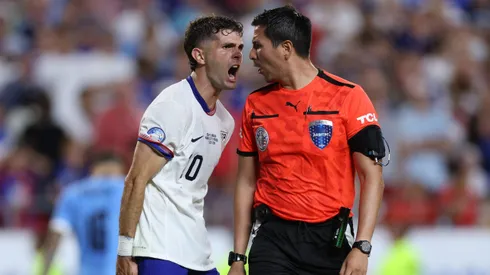 Pulisic encaró a Kevin Ortega.