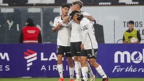 Colo Colo busca nuevos jugadores.