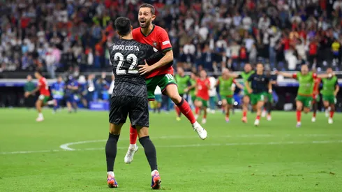 Diogo Costa le dio clasificación a Portugal ante Eslovenia.