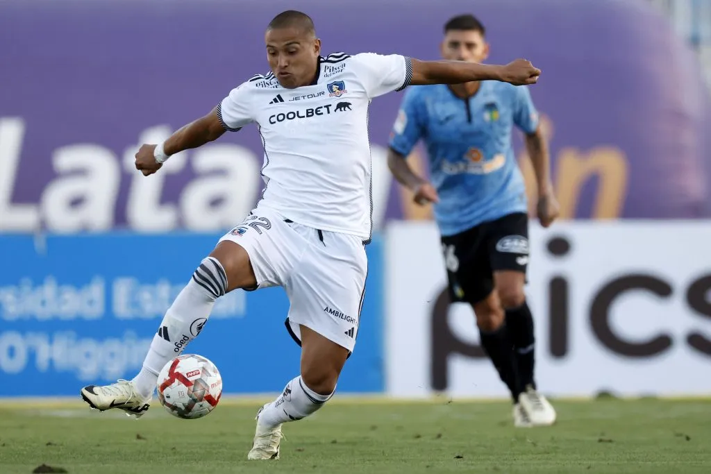 Benegas podría salir de Colo Colo y permitir la llegada de Jonathan Villagra