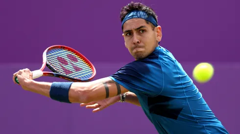 Alejandro Tabilo durante el partido de octavos de final del Torneo de Queen's Club, contra Tommy Paul.