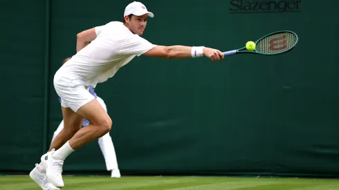 Nicolás Jarry en el césped de Wimbledon.