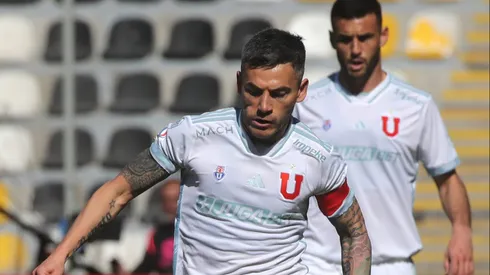 Charles Aránguiz hizo un tremendo partido ante Coquimbo.