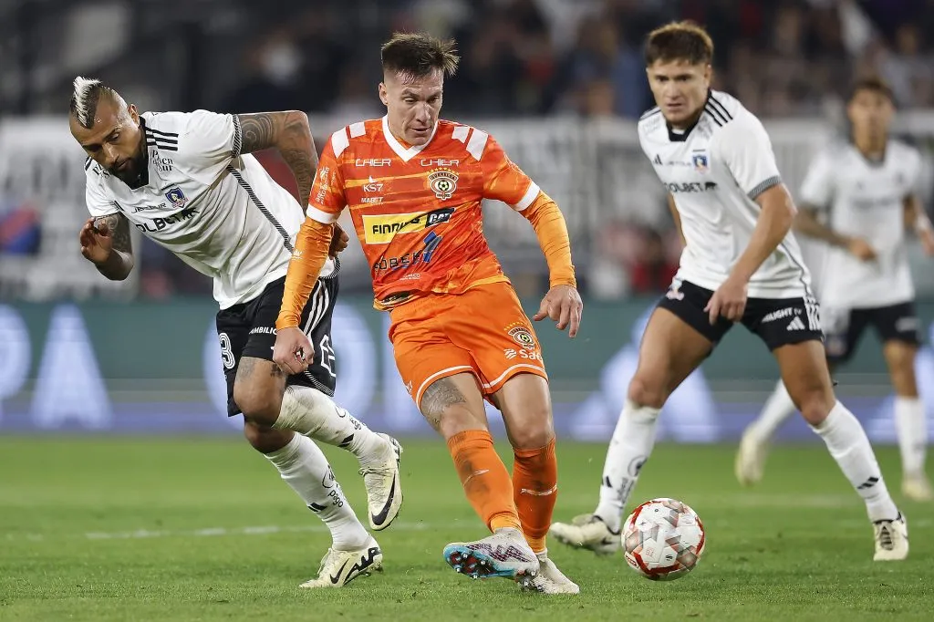 Cobreloa confía en amargar a Colo Colo en el clásico en Calama. Foto: Photosport.