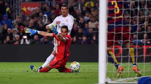 Claudio Bravo provoca elogios de leyenda del Real Madrid tras su retiro del fútbol.
