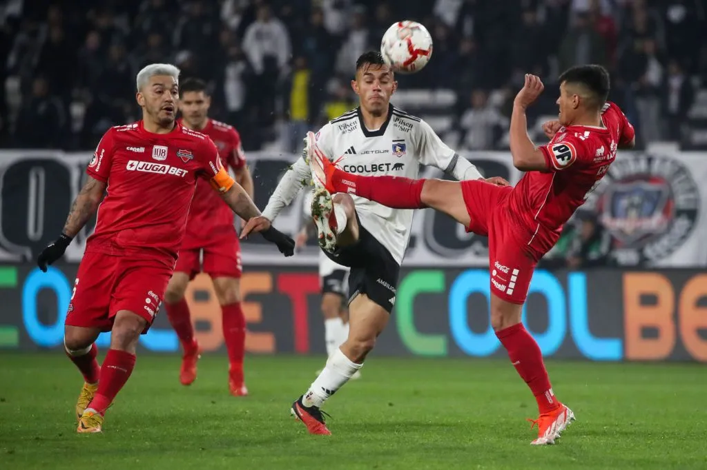 Triunfo de Colo Colo: 2-1 ante Ñublense.