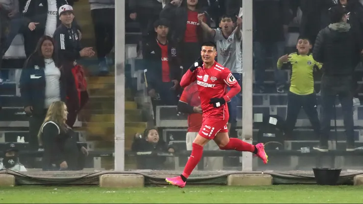 Patricio Rubio celebrando en el Monumental.