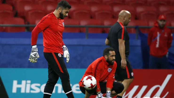 Johnny Herrera levantó una polémica tras el retiro de Claudio Bravo.