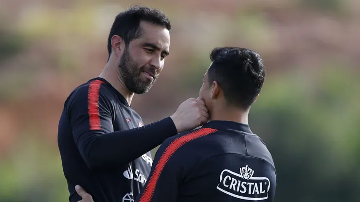 Bravo agradeció las palabras de Alexis y espera verlo jugar en Chile