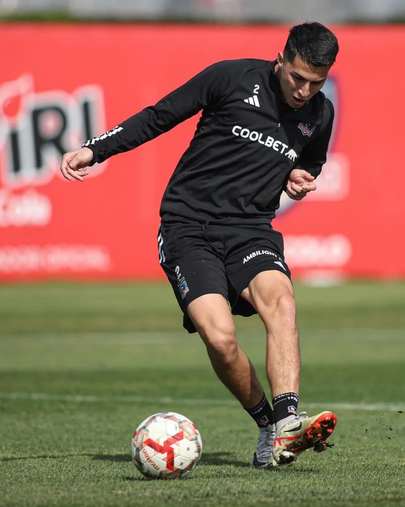 Jonathan Villagra superó la salmonela y ya entrena con Colo Colo a la espera de su debut. Foto: Comunicaciones Colo Colo.