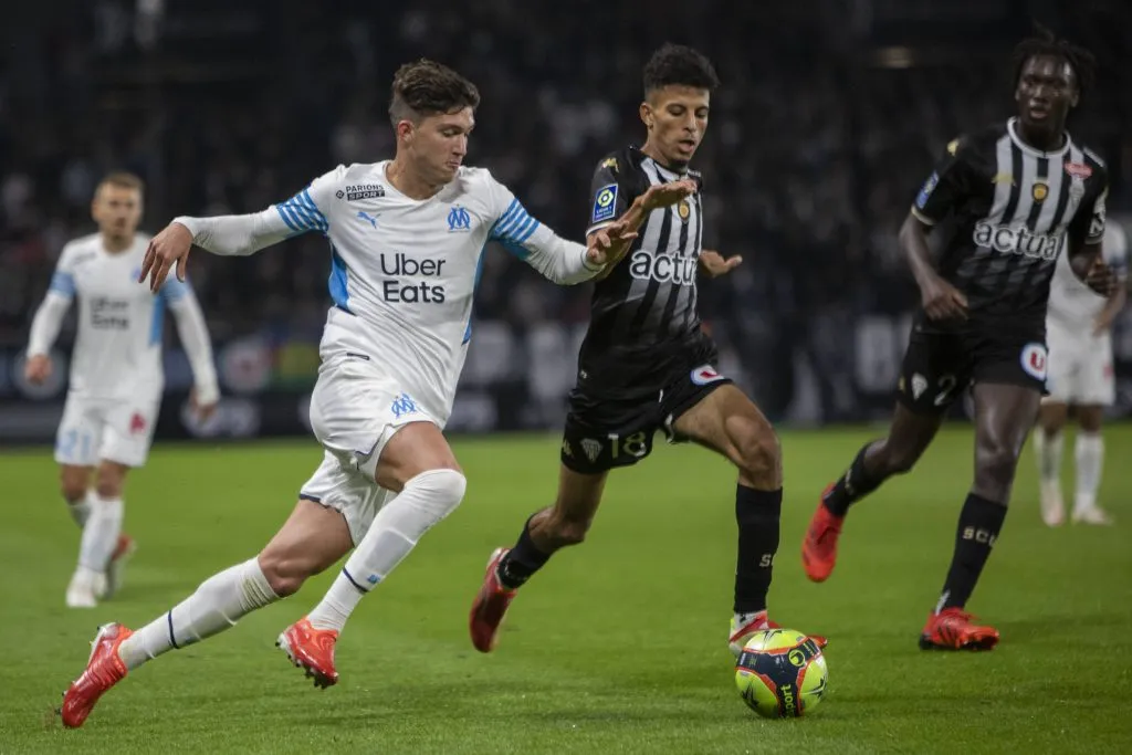 Leonardo Balerdi se suma a las bajas de Argentina. Foto: IMAGO.