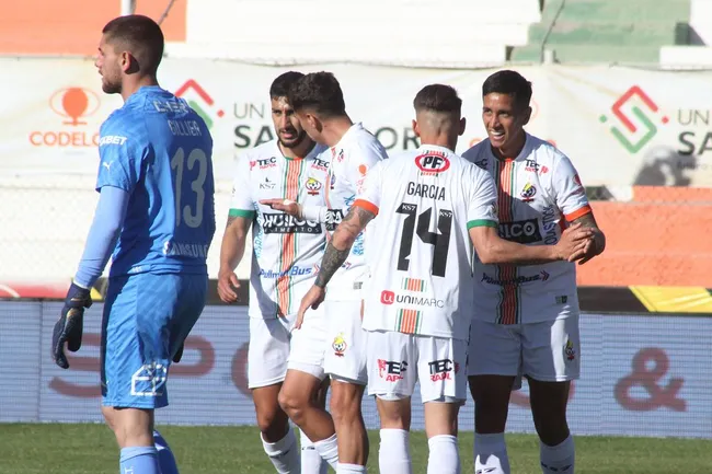 Cobresal anotó mediante Diego Céspedes, Andrés Vilches y Gastón Lezcano. (Oscar Tello/Photosport).