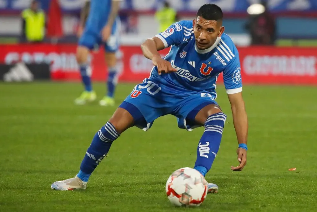 Cristián Palacios pone la buena noticia con los lesionados de la U. Foto: Photosport.