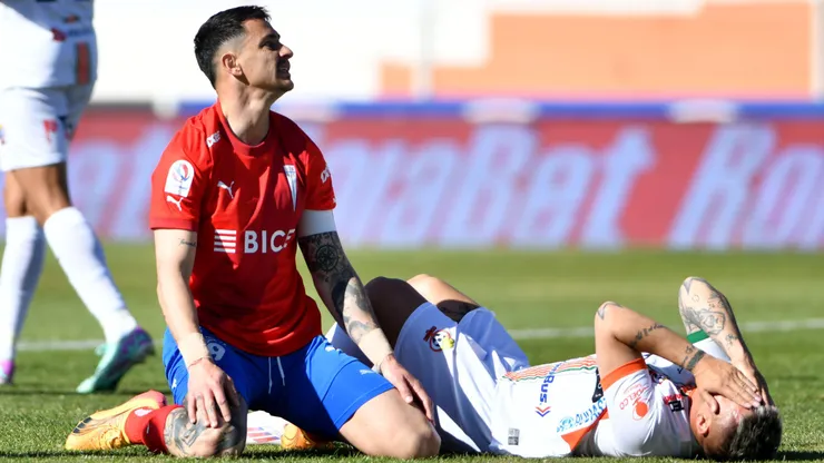 Universidad Católica se aleja del título tras caer ante Cobresal.