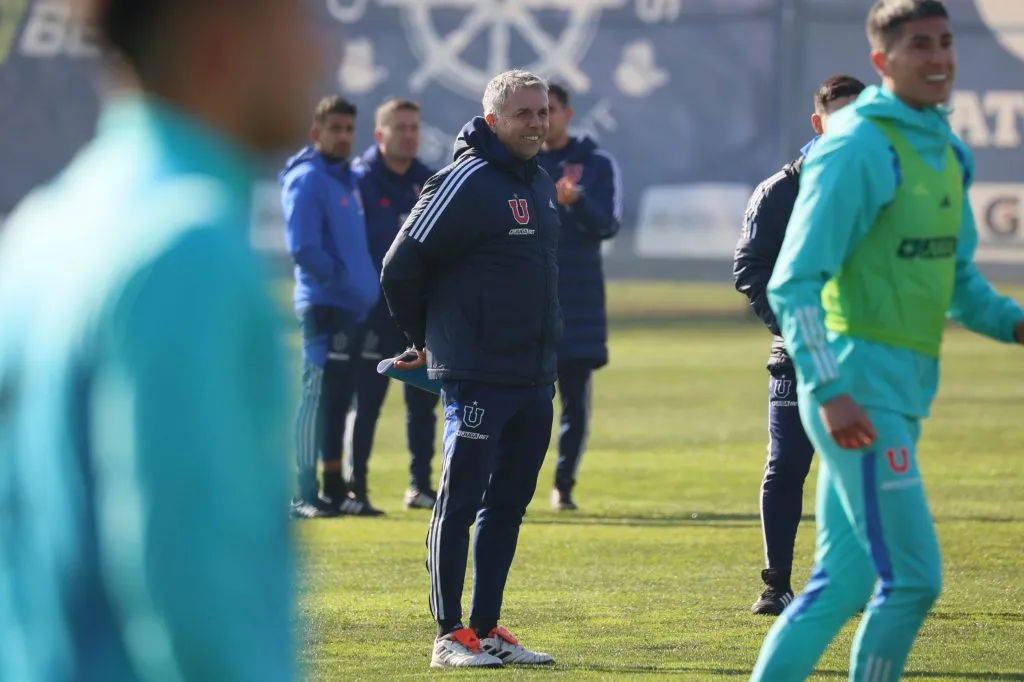 Álvarez en el entrenamiento de U de Chile. Foto: Dragomir Yankovic/Photosport