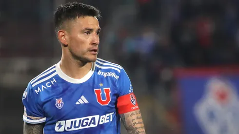 Charles Aránguiz volvió a jugar un partido completo.