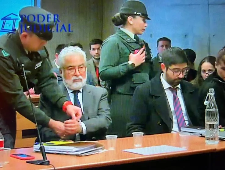 El momento en que Hermosilla es esposado. Foto: Poder Judicial.