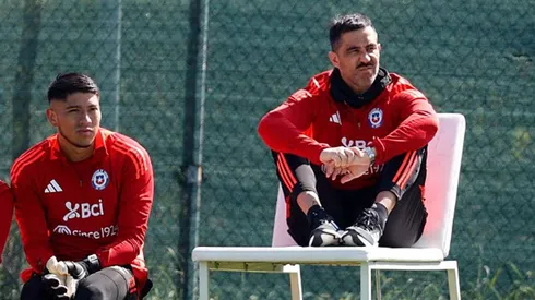 Claudio Bravo pide que los arqueros de Chile vayan a Europa