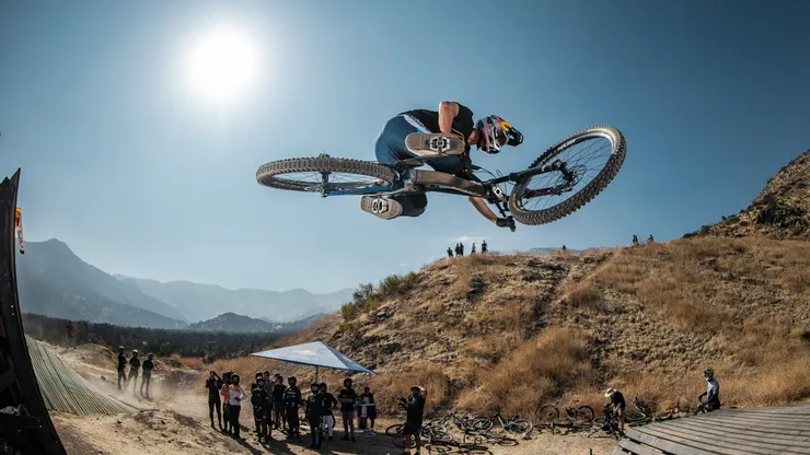 Pedro Burns sigue destacando en el circuito chileno de descenso, ahora en el Cerro Chena de San Bernardo.