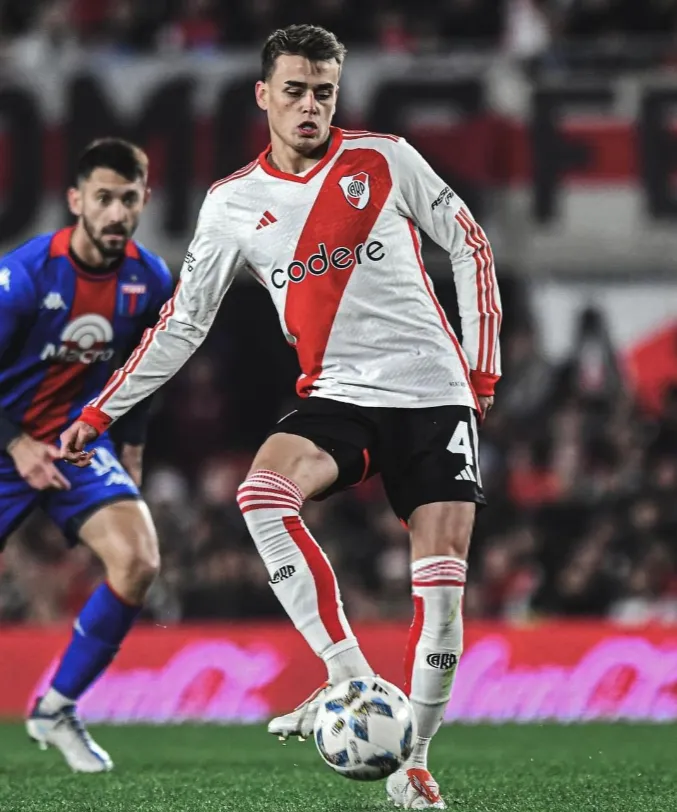 Nicolás Fonseca se queda en River Plate.