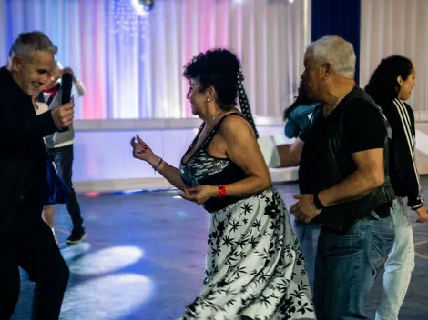 Juvenal Olmos volvió al baile y se convirtió en "Juvendance"