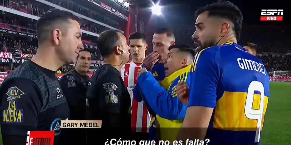 Gary Medel protesta. (Captura ESPN).