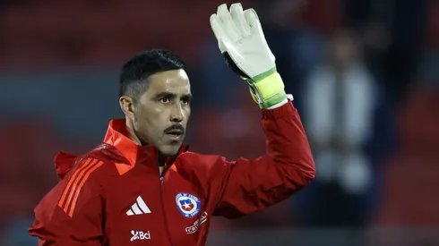 Claudio Bravo hará un importante viaje a Europa