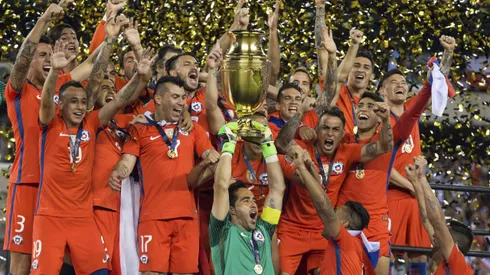 Claudio Bravo anuncio su retiro del fútbol