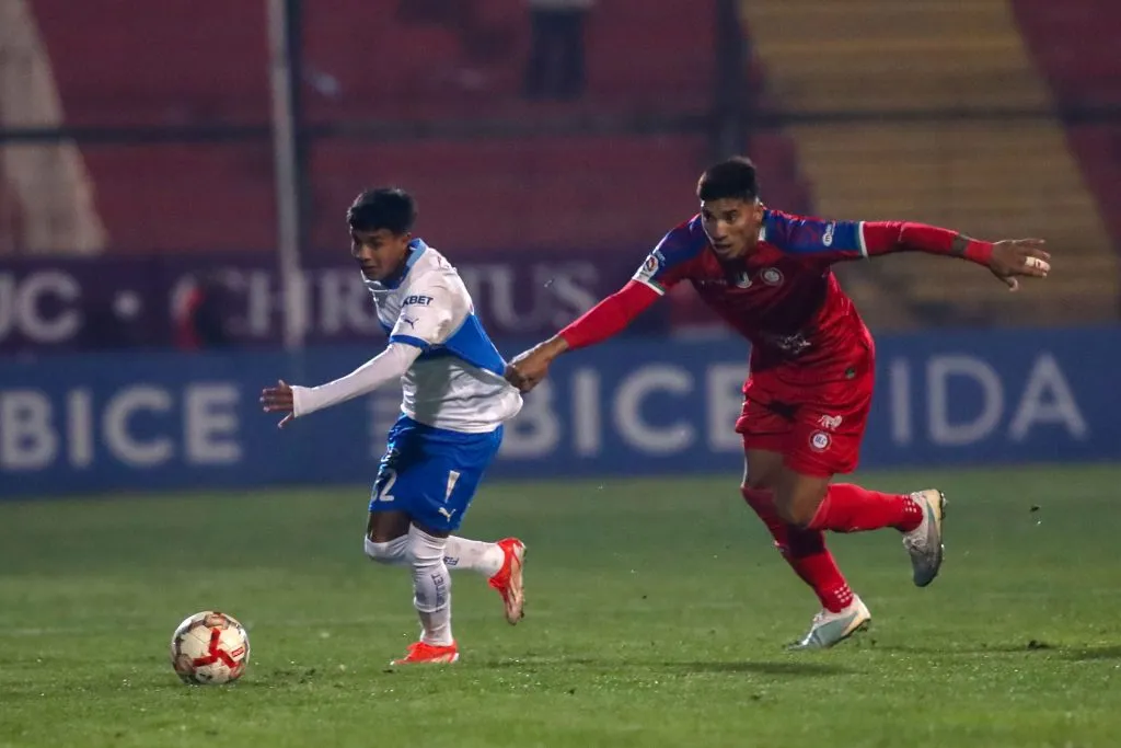 Leenhan Romero en su debut ante Unión La Calera. (Jonnathan Oyarzun/Photosport).