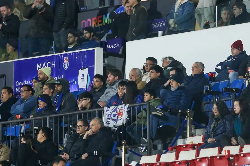 Victoriano Cerda en la tribuna del Estadio Nacional viendo a U de Chile. Foto: Rincón del Bulla.