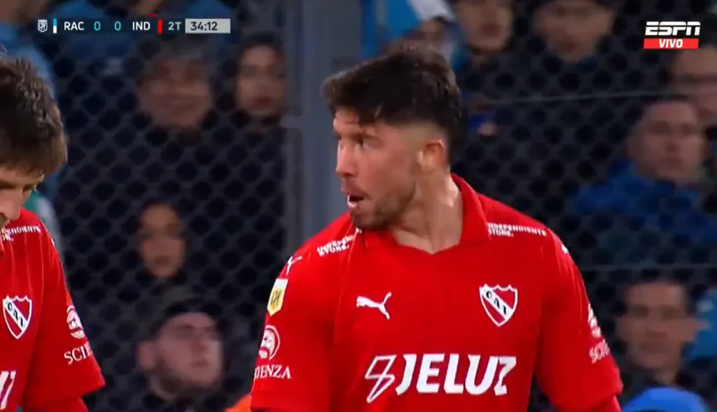 Felipe Loyola se da ánimo tras un gran quite. (Captura ESPN).