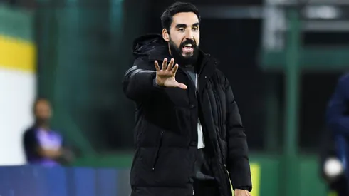 Francisco Meneghini se queda sin trabajo tras fracaso en Defensa y Justicia.