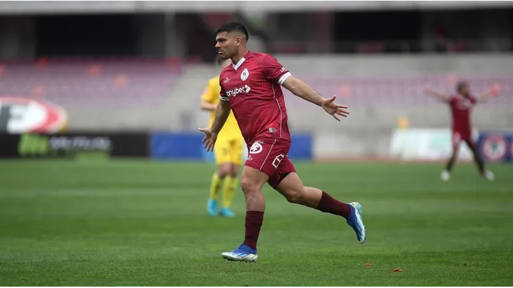 Lionel Altamirano le dio el triunfo a La Serena para seguir de líderes en Primera B.