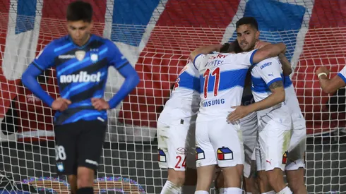 Importante goleada de la UC contra Huachipato.