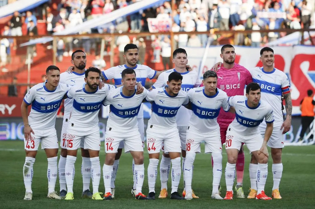 La UC se sumó a la U: cerró la fecha con goleada contra Huachipato en Santa Laura.