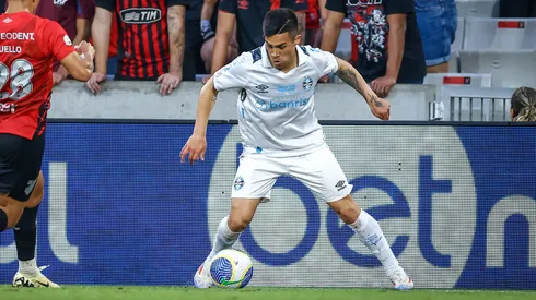 Alexander Aravena tuvo un rol clave para que Gremio sumara de a tres esta tarde.