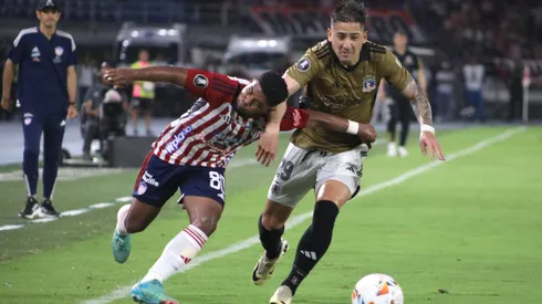 Guillermo Paiva jugando por Colo Colo ante Junior.