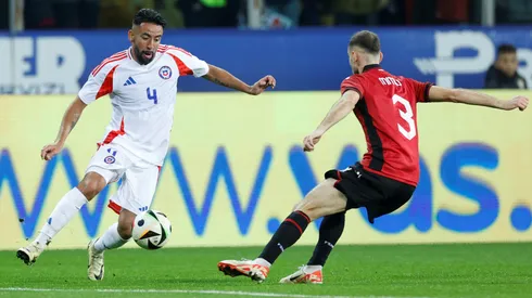 Mauricio Isla es uno de los tres bicampeones de América que convocó Gareca.