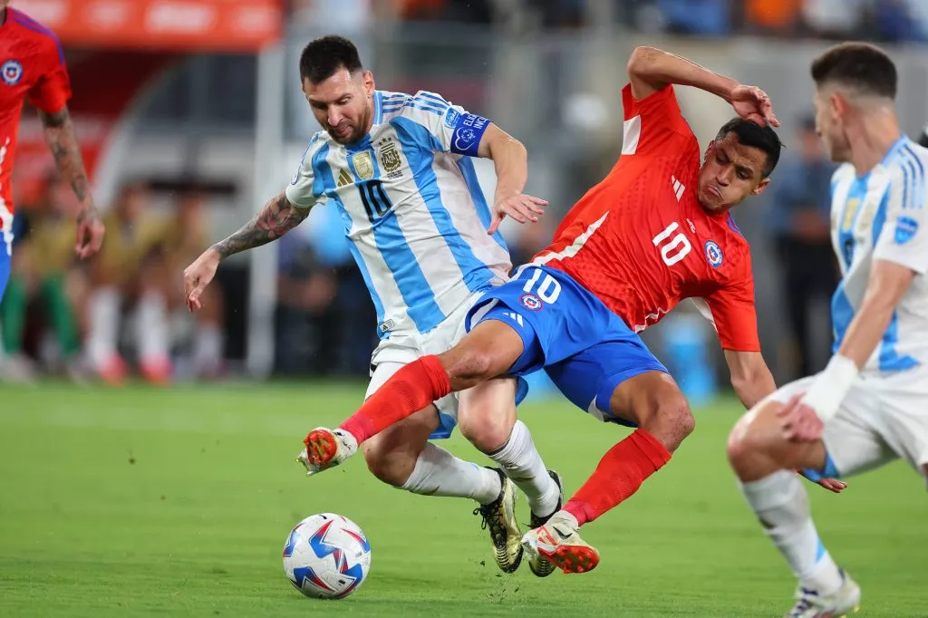 Alexis Sánchez lesionado en Udinese, posible baja en la selección chilena contra Argentina y Bolivia.