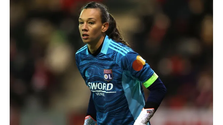 La portera de La Roja podría sumar su segundo galardón individual en los premios de la FIFA.