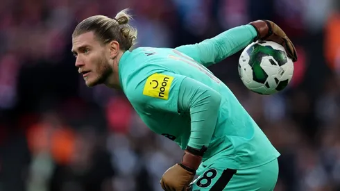 Loris Karius fue titular en la derrota del Newcastle frente al Manchester United por la final de la Carabao Cup.