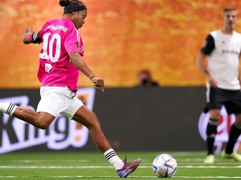 ¡Increíble! Ronaldinho cae en debut ante 2 millones de espectadores