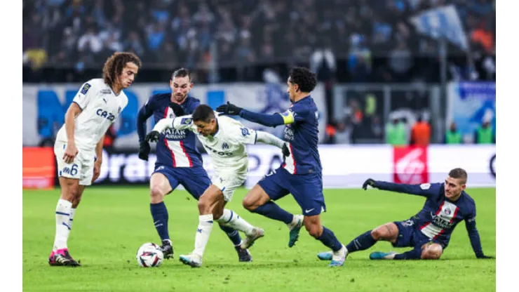 Alexis Sánchez hizo lo posible, pero no pudo evitar la caída del Marsella ante el PSG.