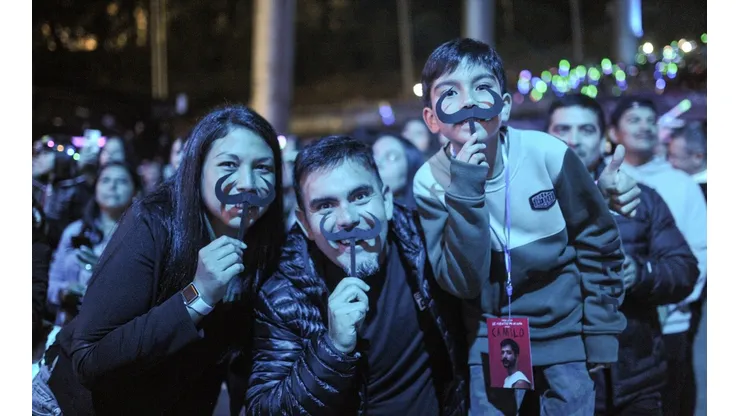 VI�A DEL MAR : Sexta Noche Festival de la Canci�n Vi�a del Mar